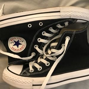 CONVERSE | BLACK/WHITE HIGH-TOP **OFFER**